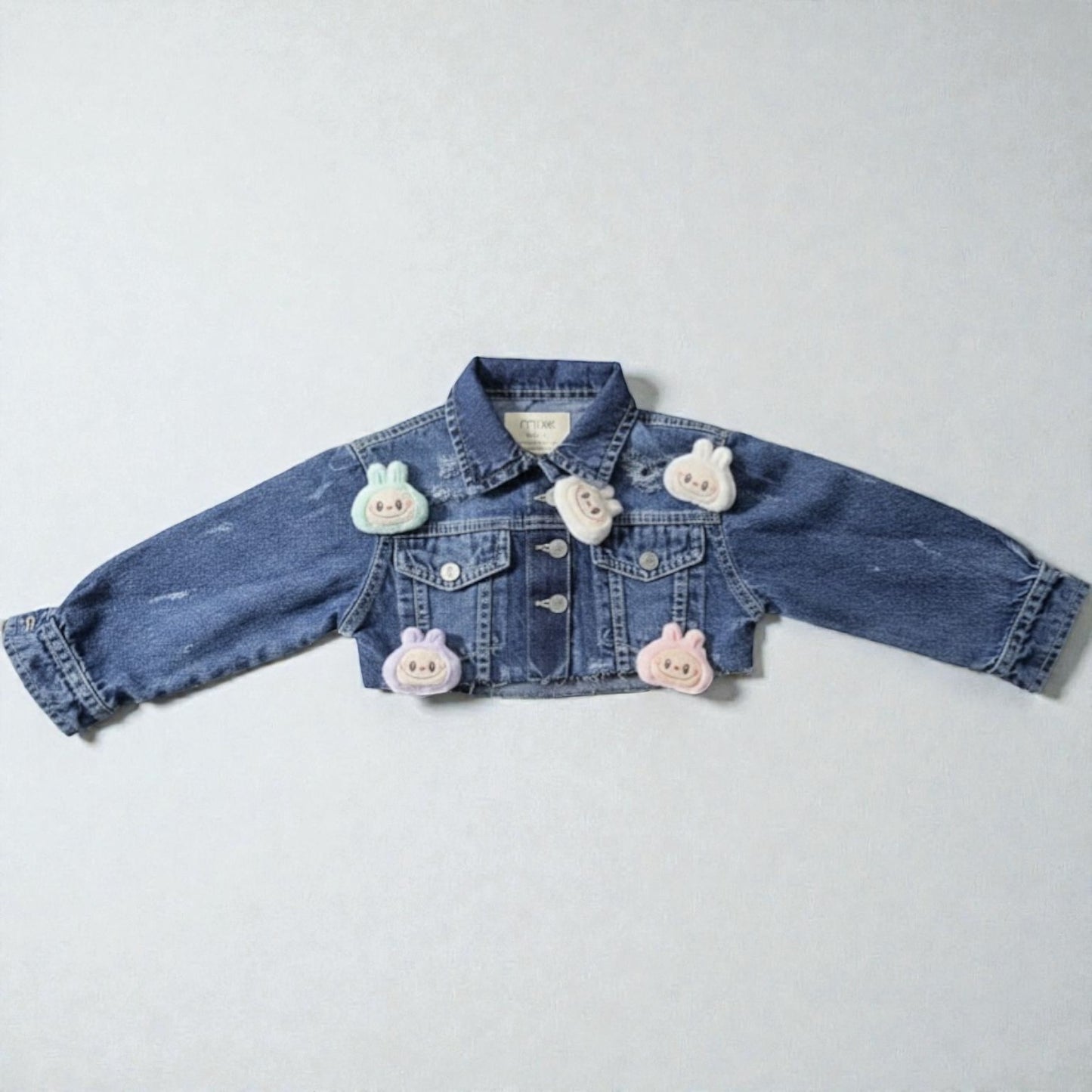 جاكيت جينز غامق "لابوبو" للأطفال – تصميم عصري بلمسة مرحة