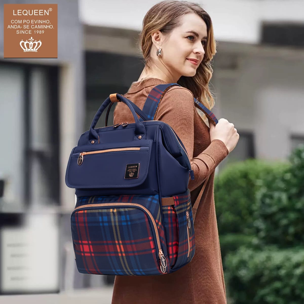 غطاء ليكوين الجيل الثامن الجديد كاروهات أزرق وذهبي: أناقة وتميز لا مثيل لهما.