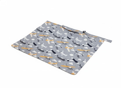 ساتر الرضاعة الاحترافي: الحل الأمثل للخصوصية والراحة أثناء إرضاع طفلك. (Nursing Cover: The perfect solution for privacy and comfort while nursing your baby.)