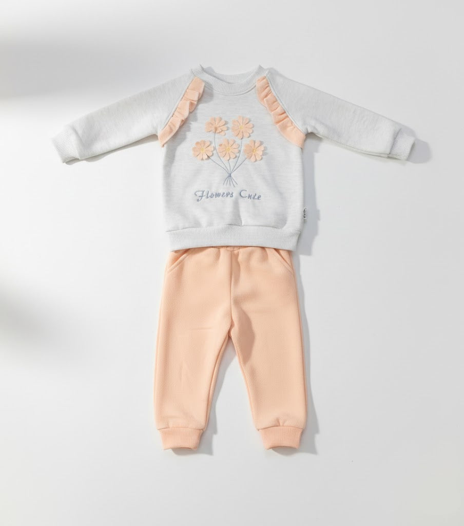 طقم رياضي للأطفال مطرز بالورود الناعمة (سويت شيرت وبنطلون جوغر)
