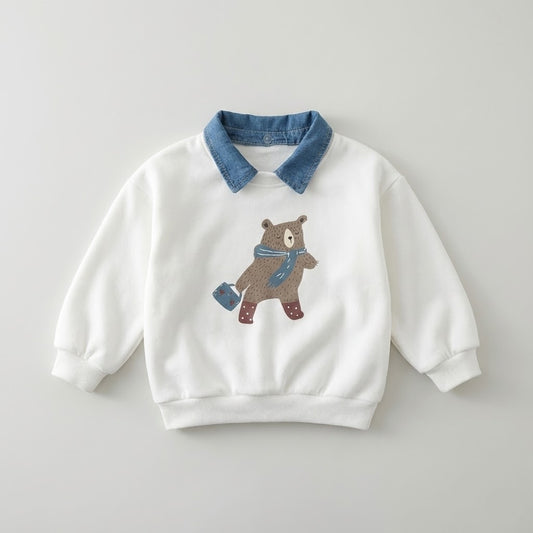 سويت شيرت شتوي للأطفال باللون الأبيض مع ياقة جينز وطبعة الدب الأنيق