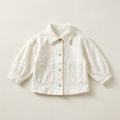 جاكيت بناتي أنيق باللون الكريمي - بأزرار قلوب وتفاصيل دانتيل ناعمة