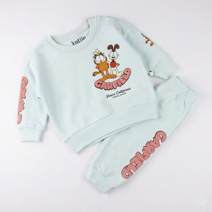طقم أطفال قطن - سويت شيرت وبنطلون بطبعة جارفيلد المميزة (لون منت جرين)