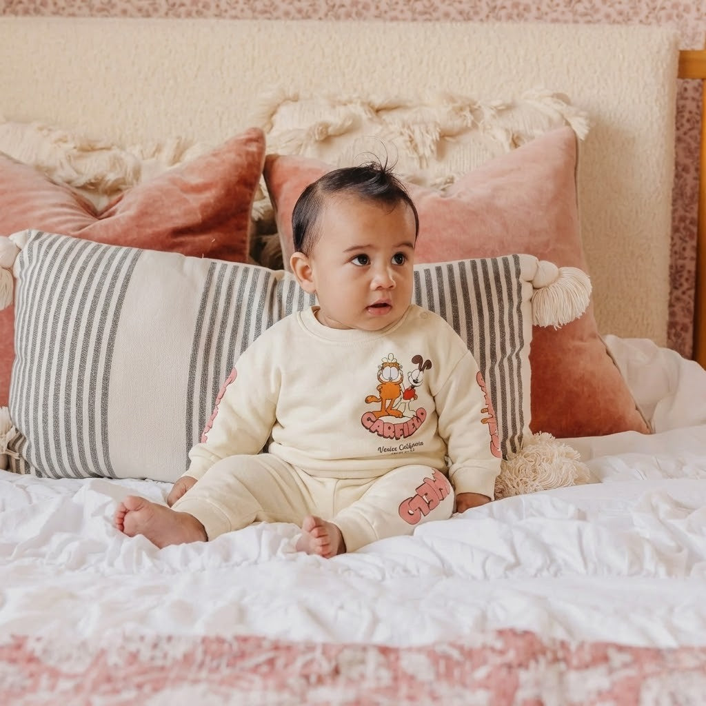 طقم أطفال قطني فاخر من قطعتين بطبعة "غارفيلد" المميزة - قطن مصري