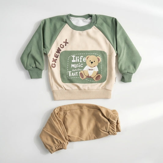 طقم أولادي شتوي قطعتين - سويت شيرت اخضر عصري بطبعة "الدب" مع بنطال مريح