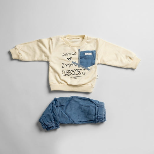 طقم  للأطفال (قطعتين) - سويت شيرت بلون بيج الدافئ مع بنطال جينز مريح