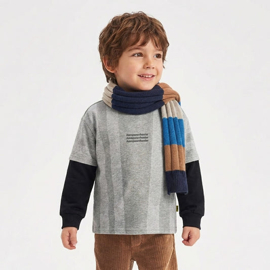 سويتر أولادي رمادي مخطط بتصميم الأكمام المزدوجة العصرية