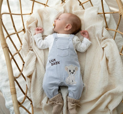 طقم سالوبيت أطفال ولادي فاخر - سالوبيت رصاصي فاتح مطرز برسمة شبل الأسد و شيرت قطني ناعم