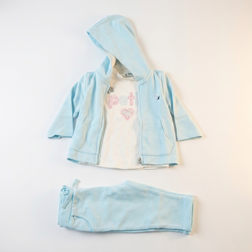 طقم أطفال "بيتي" ثلاثي القطع: سويت شيرت بغطاء رأس و شيرت وبنطال مريح باللون الأزرق السماوي