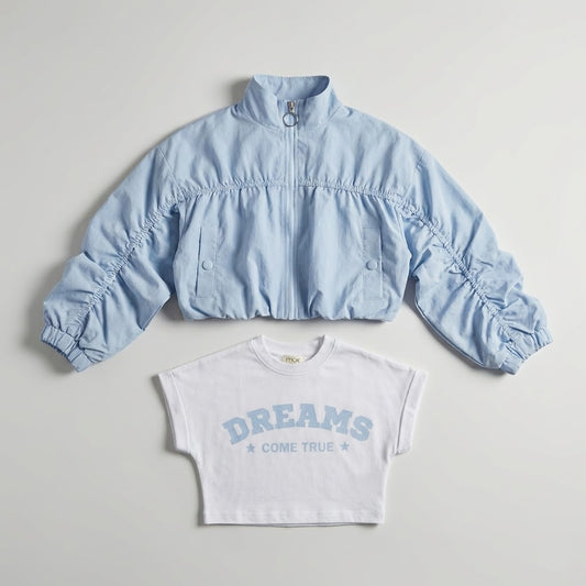 طقم فتيات عصري: سترة سماوية قصيرة بأكمام مميزة وتي شيرت أبيض مطبوع