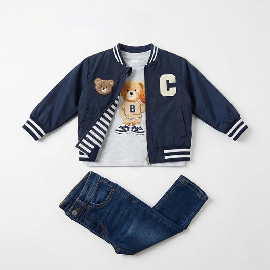 طقم أولادي كاجوال (3 قطع): جاكيت بومبر أنيق، تيشيرت بتصميم الدب الرياضي، وبنطال جينز
